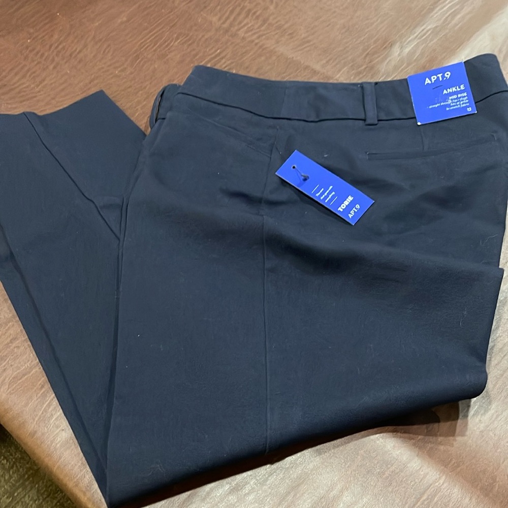 Navy Blue Apt. 9 Capri